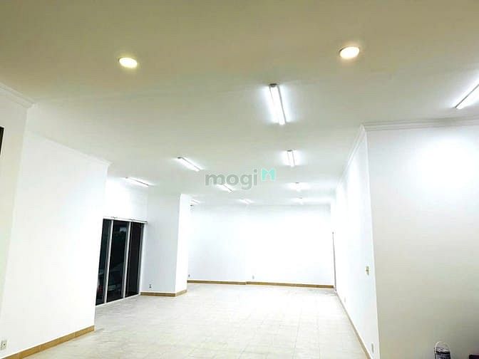Cho thuê văn phòng tầng trệt Chung Cư Phúc Thịnh, Q5 - Diện tích 132m² chỉ 25 triệu/tháng!