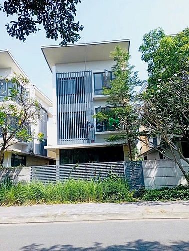 Biệt thự góc KDC Garland Quận 9, 252m², chỉ 27 tỷ - Cơ hội vàng cho bạn!