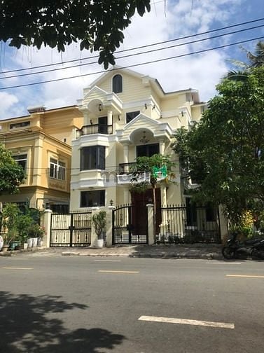 Cho thuê nhà đơn lập Phú Mỹ Hưng 222m² giá 42 triệu - Cơ hội hiếm có!