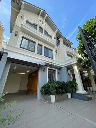 Cho thuê biệt thự đơn lập Cảnh Đồi, Phú Mỹ Hưng 348m² giá 75 triệu - Đầy đủ nội thất!