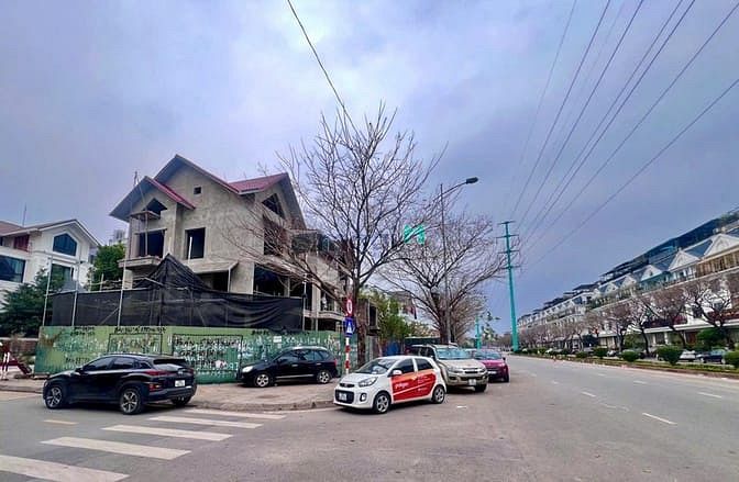 Biệt Thự lô góc Thành Phố Giao Lưu 280m² giá 112 tỷ - Cơ hội đầu tư tuyệt vời!