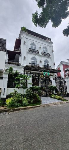 Biệt thự Phú Mỹ Hưng, Quận 7 540m² giá 44 triệu - Nhà mới 100%!