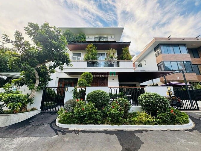 Biệt thự Tứ Lập Phú Mỹ Hưng 255m² giá 120 triệu - Sống đẳng cấp tại Q7!