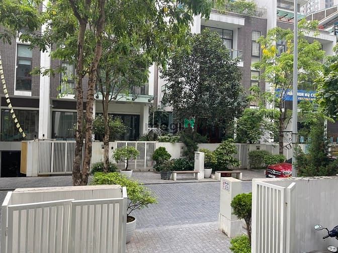 Cho thuê biệt thự Imperia 143 Nguyễn Tuân 210m² - Vị trí đắc địa, tiện ích đầy đủ!