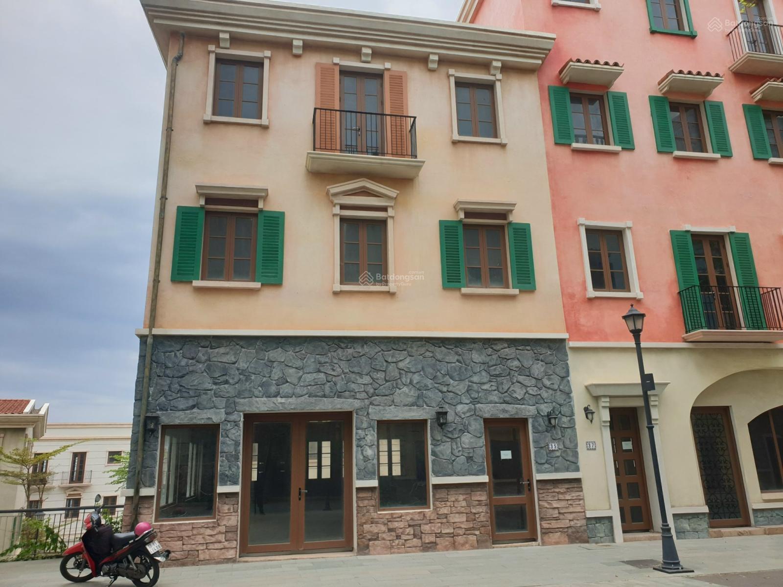 Shophouse 3 mặt tiền tại Sun Premier Village, Phú Quốc 124m² giá 15.5 tỷ