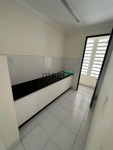 Chung cư Nguyễn Ngọc Phương, Bình Thạnh 75m² giá 11 triệu - Đón nắng sáng, tiện ích đầy đủ!