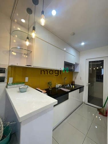 Chung cư Res 11, Lạc Long Quân, Q11 115m² giá 15 triệu - Nhận nhà ngay!