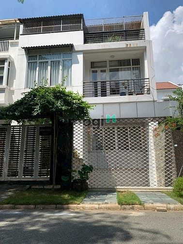 Bán Biệt thự liên kế Nam thông 2, Quận 7, 144m² giá 37 tỷ - Hàng hiếm có tầng hầm!