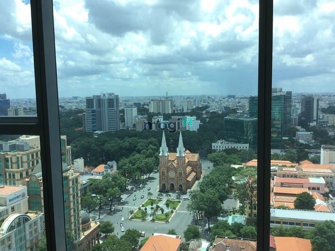 Căn hộ Vincom Center Bến Nghé 205m² giá 43 tỷ - View Nhà thờ Đức Bà tuyệt đẹp!