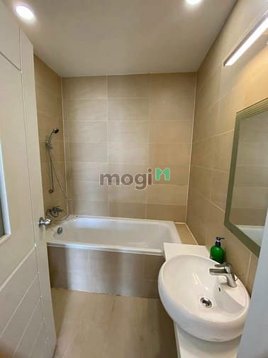 Căn hộ Res 11 Lạc Long Quân 93m² giá 16 triệu - Sẵn sàng cho thuê!