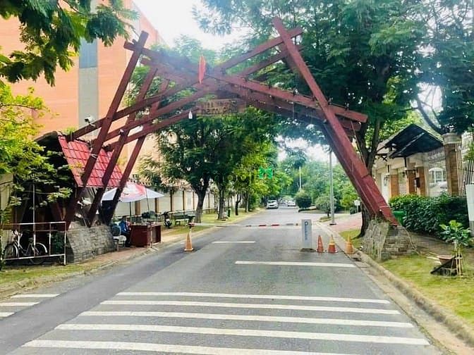 Biệt Thự Vườn Nam Phú Villas Quận 7 288m² giá 40 tỷ - Cơ hội hiếm có!