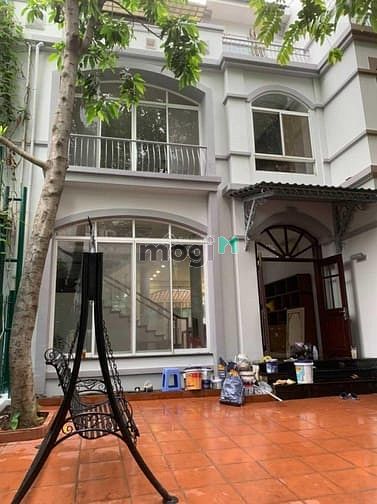 Cho thuê biệt thự Hưng Thái Quận 7 - 4 phòng ngủ, chỉ 35 triệu