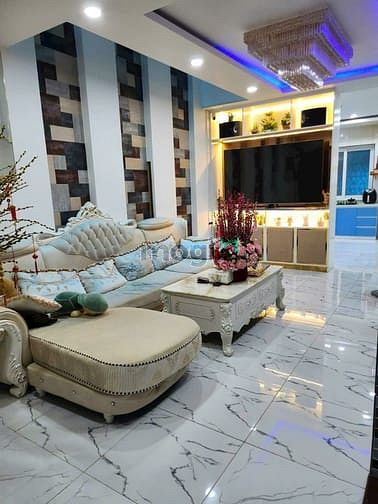 Bán nhà phố liền kề Nguyễn Văn Linh, Quận 7 - 7x18m, giá 22.5 tỷ