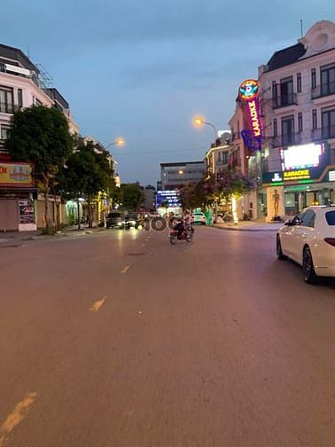 Cho thuê shophouse 180m² Trâu Quỳ giá 15 triệu - Cơ hội vàng cho doanh nghiệp!