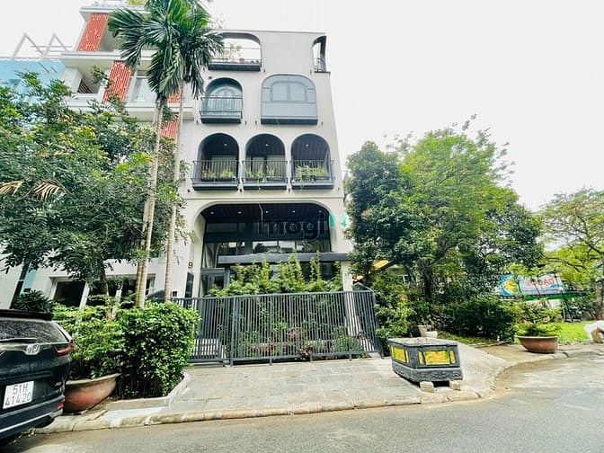 Townhouse 360m² giá 46 tỷ tại Phú Mỹ Hưng Q7 - Cơ hội hiếm có!