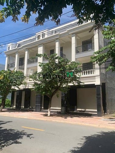 Bán nhà mặt tiền 100m² đường Nguyễn Thị Tồn, 4.7 tỷ - Cơ hội đầu tư tốt!