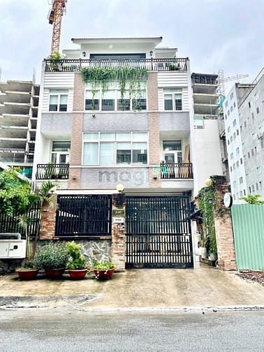 Bán toà nhà văn phòng 4 tầng Khu C Làng Đại Học 1200m² giá 27 tỷ - Cơ hội hiếm có!