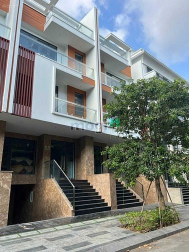 Townhouse 4 tầng 102m² Vạn Phúc City giá 17 tỷ - Cơ hội vàng đầu tư!