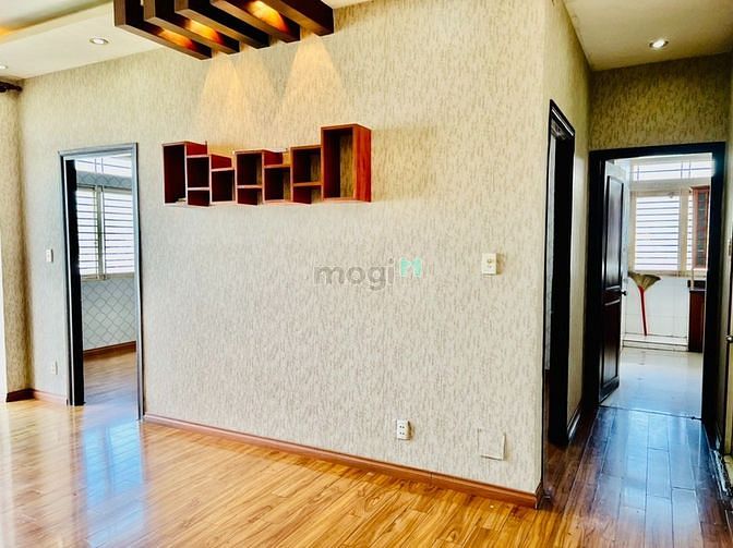 Chung cư 312 Lạc Long Quân Quận 11 64m² giá 8 triệu - Thiết kế thoáng đãng!