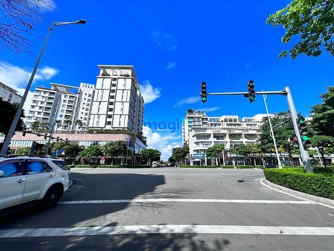 Nhà phố Saigon Mystery Villas 350m² giá 45 triệu - Cơ hội hiếm có!