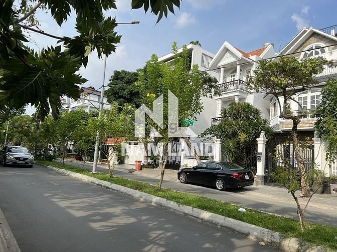 Cho thuê Villa Thảo Điền 500m² giá 93 triệu - Đầy đủ nội thất cao cấp!