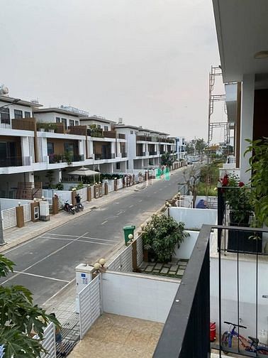 Nhà liền kề Thăng Long Home Hưng Phú 125m² giá 10.2 tỷ - Cơ hội hiếm có!