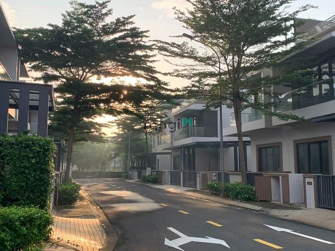 Nhà phố Zone 8 - SwanBay 180m² giá 6.1 tỷ - Cơ hội vàng cho bạn!