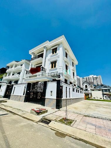 Biệt Thự Đơn Lập Liên Phường 450m² giá 40 triệu - Nhà mới đẹp, dọn vào ngay!