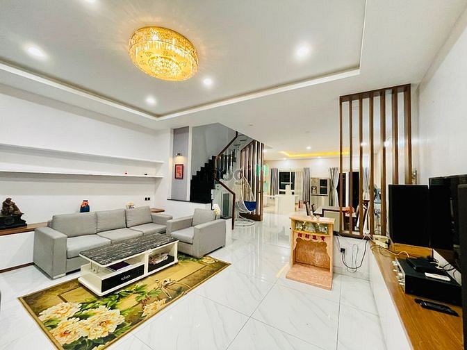 Nhà phố Khang Điền Compound Mega Ruby 150m² giá 22 triệu - View sông mát mẻ!