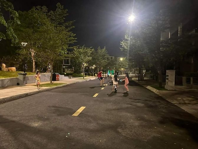 Nhà phố 1 trệt 2 lầu 85m² giá 5.2 tỷ - Cơ hội hiếm có tại Bình Dương!