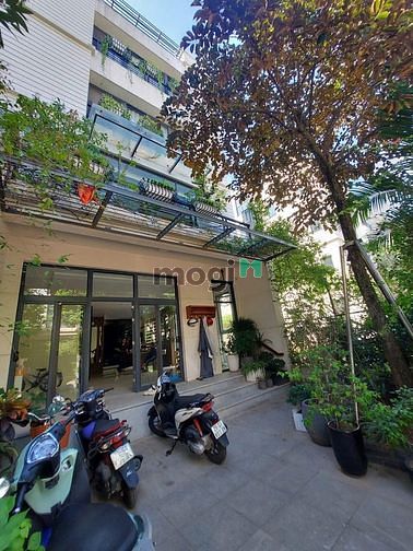Biệt thự nhà vườn lô góc 147m² giá 40 tỷ - Thiên đường nghỉ dưỡng