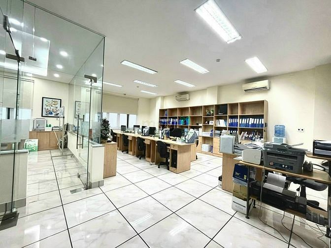 Tòa nhà văn phòng 300m² giá 27 tỷ - Cơ hội đầu tư hiếm có!