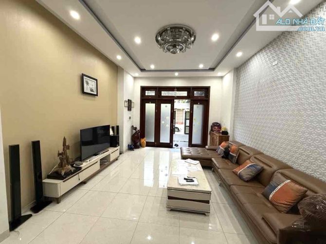 Bán nhà mặt tiền Hàn Thuyên 120m² giá 10.95 tỷ - Cơ hội đầu tư lý tưởng!