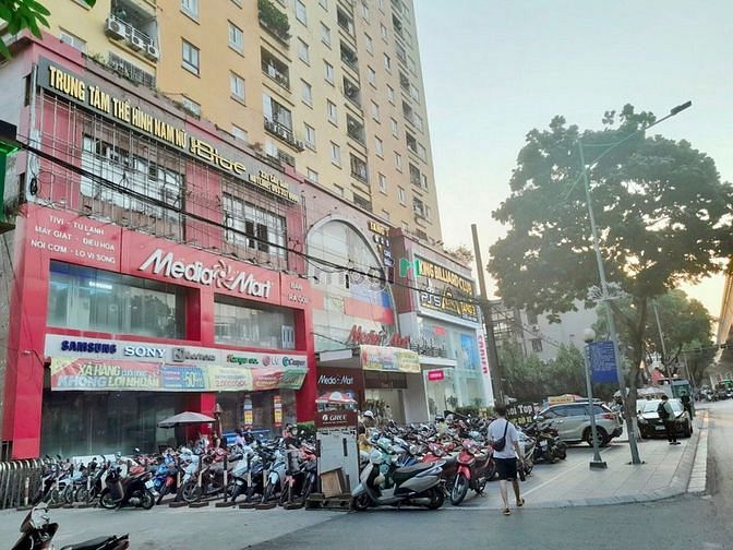 Căn hộ Cầu Giấy 90m² giá 3.1 tỷ - Căn góc đẹp, nội thất chất lượng