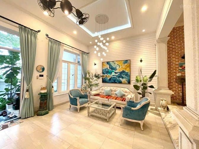 Cho thuê nhà phố nguyên căn Vạn Phát Hưng 126m² giá 40 triệu - Thiết kế đẹp, đầy đủ nội thất!