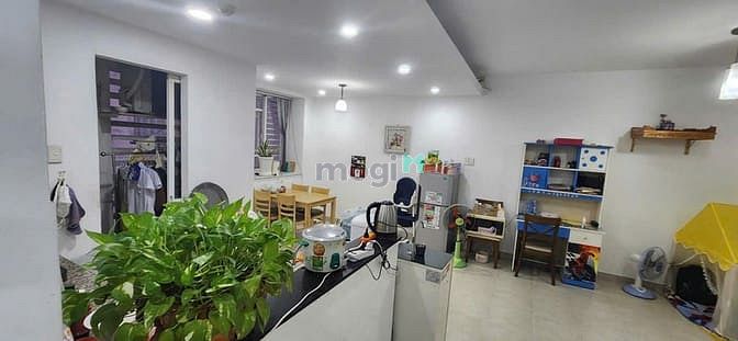 Chung cư Nguyễn Ngọc Phương, P19, Bình Thạnh 65m² giá 11 triệu - Nhà mới, ban công rộng