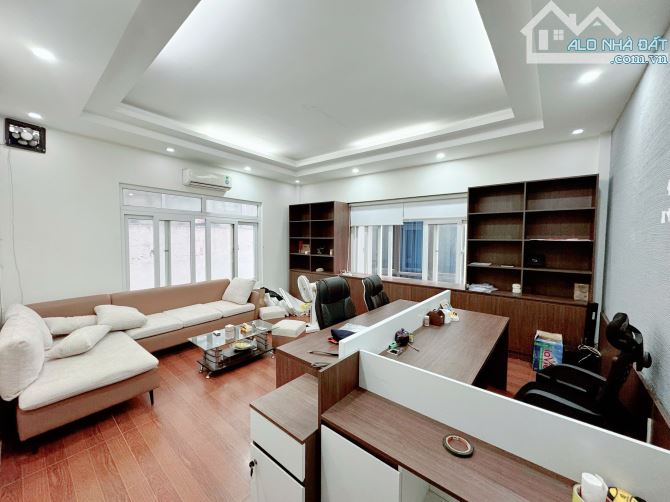 Cho thuê văn phòng 25-45m² tại Hoàng Quốc Việt, giá chỉ từ 5.5 triệu