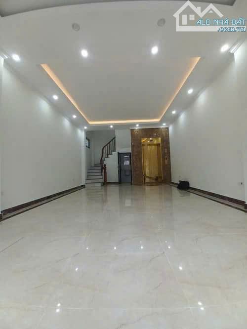 Nhà 6 tầng thang máy Cầu Diễn 38m² giá 7.3 tỷ - Sẵn sàng vào ở!