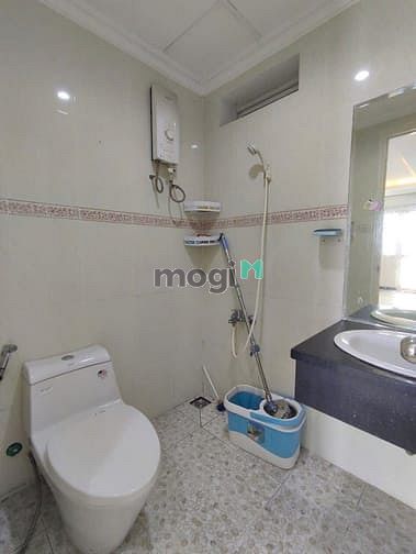 Căn hộ 155 Nguyễn Chí Thanh, Q.5, 68m² giá 11 triệu - View đẹp, lầu cao!