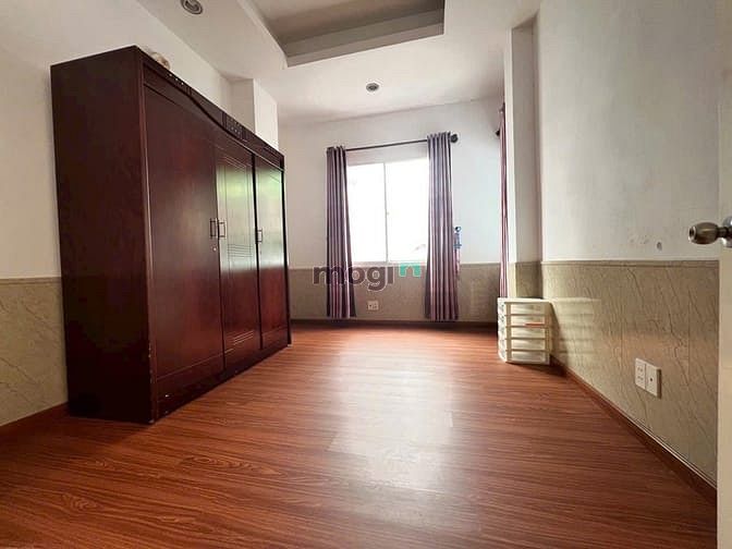 Chung cư 10A Trần Nhật Duật, Tân Định, Q1: 70m², 2 phòng ngủ, nội thất đầy đủ - Chỉ 12 triệu/tháng!
