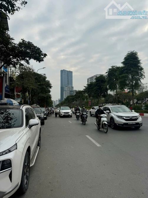 Bán gấp toà văn phòng 10 tầng mặt phố Liễu Giai 101m² giá 95 tỷ - Đầu tư sinh lời khủng!