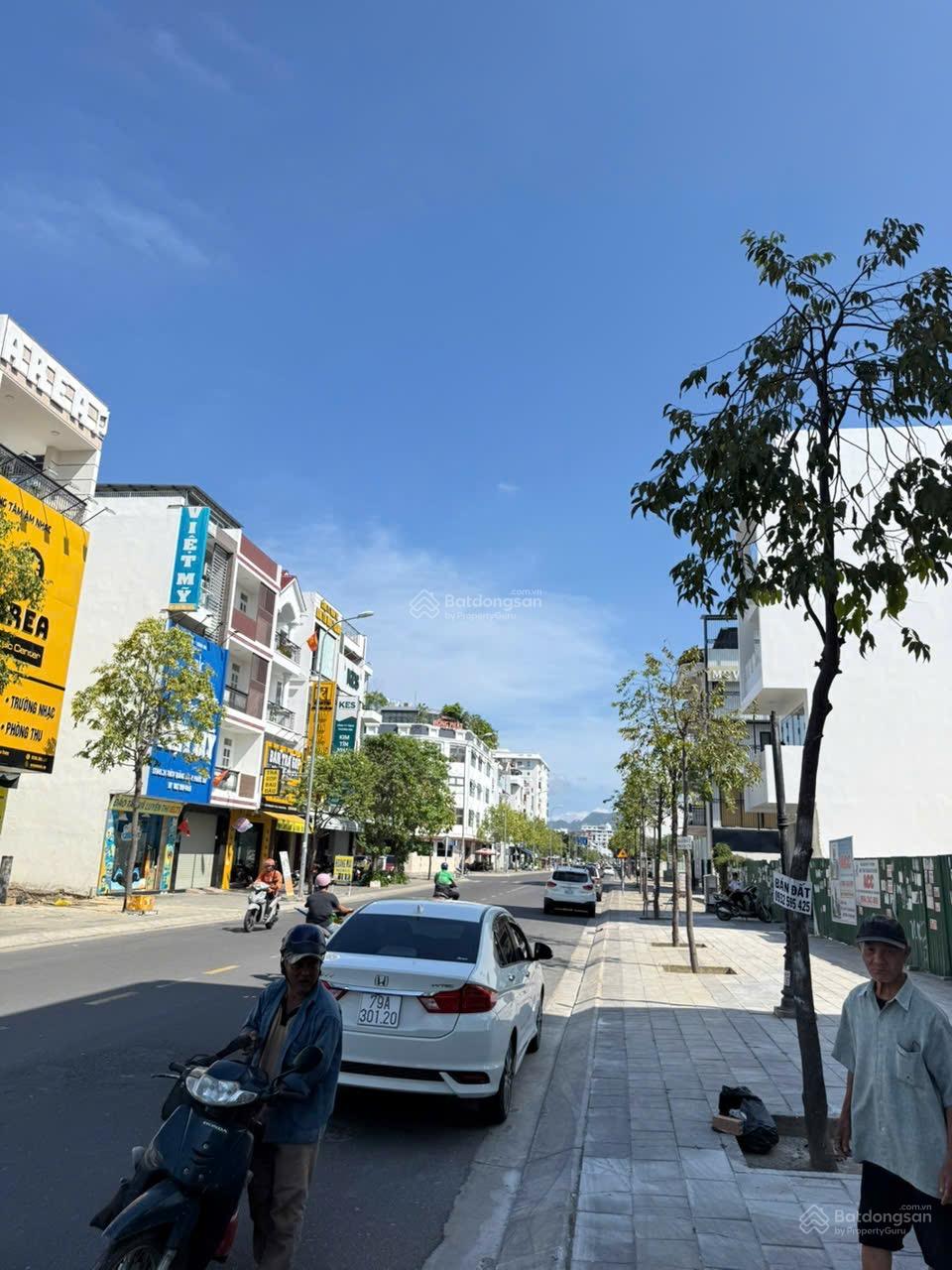 Nhà cho thuê 4 tầng đường Thích Quảng Đức 122.5m² - Vị trí đắc địa