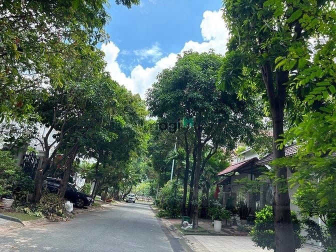 Bán Biệt Thự VIP NAM PHÚ - Khu Giới Siêu Giàu - Q7 - Diện Tích Khủng