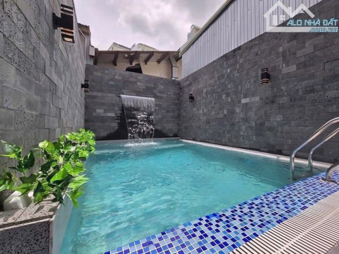 Townhouse Đẹp 4 Tầng Đường Chính Hữu 98m² giá 11.7 tỷ - Gần Biển Mỹ Khê!