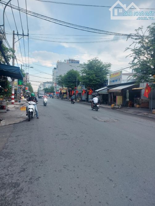 Nhà 5 tầng mặt tiền đường Cống Lở, Tân Bình, 110m² giá 14.1 tỷ - Cơ hội đầu tư hấp dẫn!