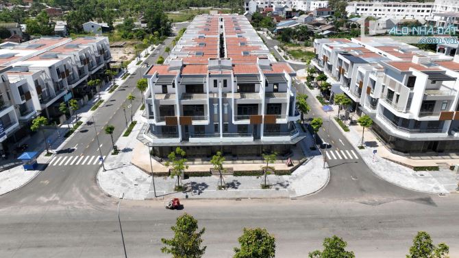 Bán nhà mặt tiền Hoàng Quốc Việt 152m² giá 14.5 tỷ - Đầu tư sinh lời ngay!