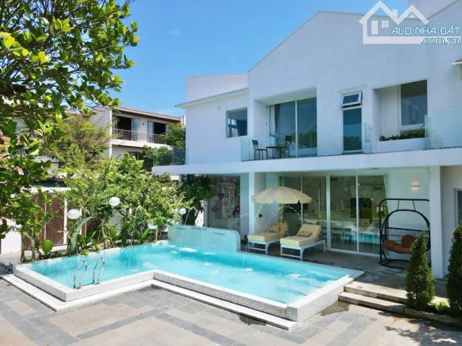 Villa 1318m² lô góc 3 mặt thoáng khu đô thị Nam Việt Á chỉ 32 tỷ