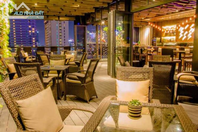 Khách sạn 4 sao quận 1 220m² giá 1.8 tỷ - Cơ hội đầu tư hiếm có!