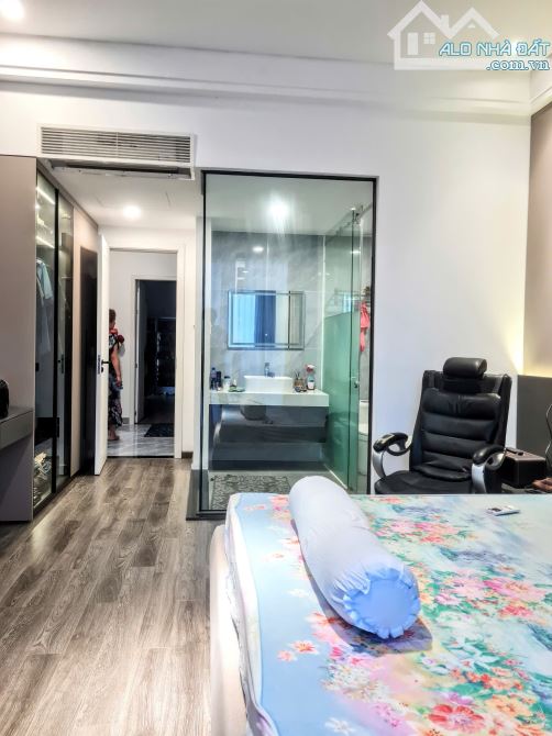 Bán Nhà 3 Tầng Lô Góc Ngã Tư - Ngay Công Viên Như Nguyệt Sông Hàn - Chỉ 9.2 Tỷ!