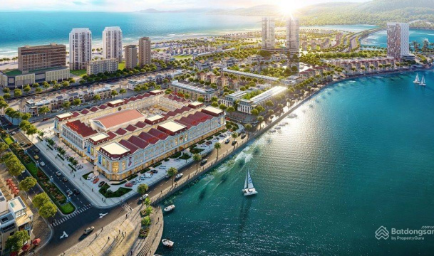 Phố chợ Lăng Cô